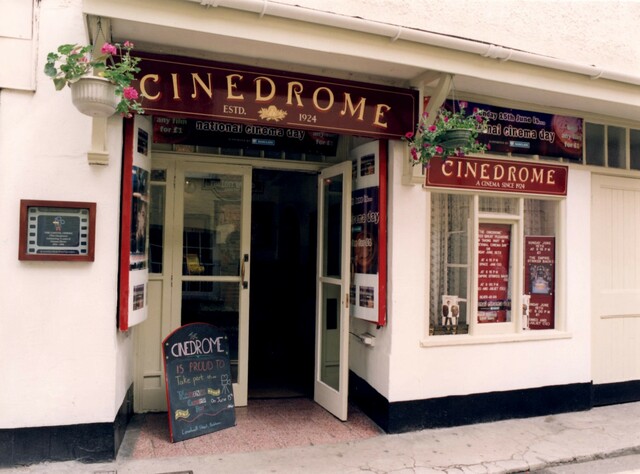 Cine1